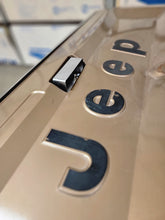 Load image into Gallery viewer, Jeep Comanche Tailgate Wall Mount Hanger