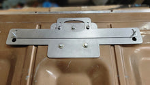Load image into Gallery viewer, Jeep Comanche Tailgate Wall Mount Hanger