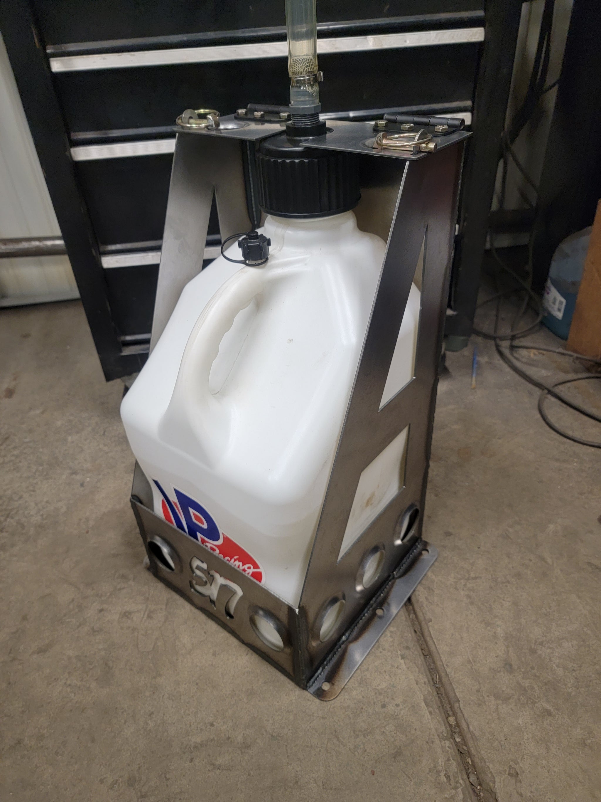 DIY Single Fuel Jug Holder 517 Metalworks